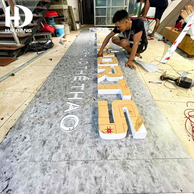 BÀN GIAO CÔNG TRÌNH BIỂN QUẢNG CÁO TRUNG TÂM HUẤN LUYỆN CẦU LÔNG QUANG SPORT